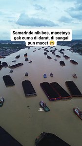 2.8M views · 31K reactions | Pemandangan yang sudah biasa terlihat setiap hari di Sungai Mahakam, puluhan bahkan ratusan tongkang batu bara antri ketika hendak melewati Jembatan Mahakam . .  Sungai Mahakam, Samarinda, Kalimantan Timur, Indonesia #mahakam #tongkang #sungai #batubara #samarinda | Novi Drone | Facebook