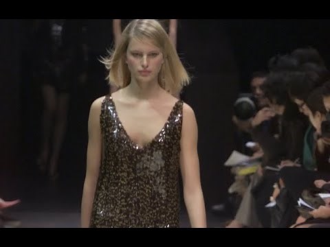 LOUIS VUITTON Fall 2000 Paris - Fashion Channel