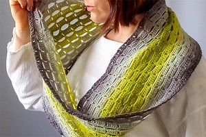 Crochet Infinity Scarf Pattern: Ribbon Lace Moebius Cowl (PDF Download   Videos) - Etsy