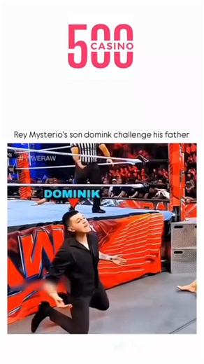 pookie 🎀 on Instagram: "2001년 개봉한 영화 “A Beautiful Mind”는 단순히 천재 수학자의 삶을 다룬 작품이 아니라, 인간이 내면의 혼란 속에서도 어떻게 사랑과 신뢰로 자신을 되찾아가는지를 보여주는 깊은 이야기입니다. 화려한 계산 장면보다 존 내쉬가 마음속 그림자를 이겨내려는 순간들이 훨씬 더 오래 기억에 남죠. 특히 그가 현실과 환상 사이에서 흔들리면서도 끝까지 아내를 향한 마음을 놓지 않는 모습은 묘하게 가슴을 저릿하게 만듭니다. 이 영화에서 감정을 완성시키는 요소는 바로 잔잔한 피아노 선율과 차분한 배경음악입니다. 처음에는 조용히 스며들지만, 어느 순간 관객도 모르게 내쉬의 감정에 같이 잠기게 되죠. 후반부, 아내가 내쉬의 손을 잡아주던 장면에서는 음악과 화면이 자연스럽게 겹쳐지면서 눈시울이 뜨거워지는 경험을 하게 됩니다. 많은 이들이 “이 장면만 떠올려도 이상하게 마음이 찡하다”고 말하는 이유도 그 때문일 겁니다. 이 영화가 여러 상을 휩쓴 