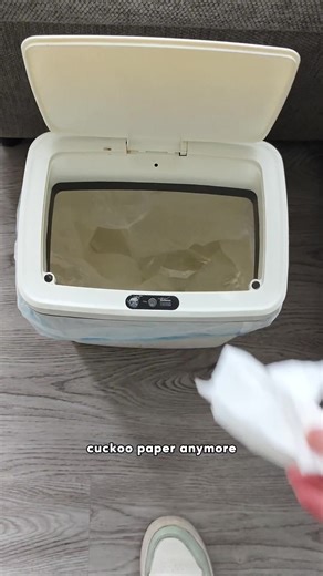 The automatic induction opens the lid, throws the trash to become a very cool matter.#tiktokshop #bathroomcleaning #smarttrashcan #trashking #trashcan