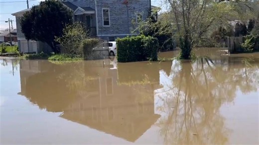 Ohio River bursts its banks and floods homes in Cincinnati