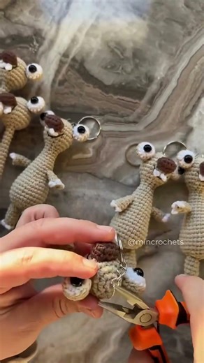 POV: you made one long neck sid… and now your house is full of him 👀