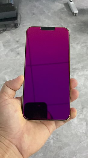 Colour Changing Screen Protector for iPhone 15/14 - Installation Guide