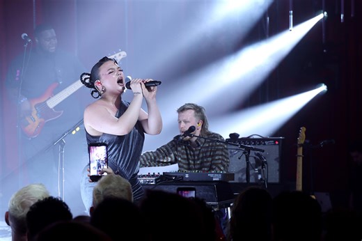 Lola Young makes triumphant concert return at Elton John Oscars party