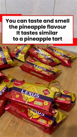 CNY Special: Munchy’s Lexus Pineapple Cream Sandwich