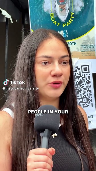 Essential Tips for Making Friends in College