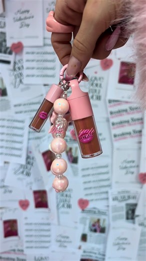 As long as my lipgloss looks cute, I ain’t bothered #fyp #freestyledisco #fyp #CapCut