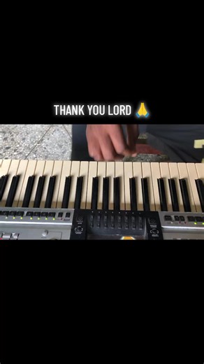 Piano Chords Tutorial: Learn with Easy Lessons