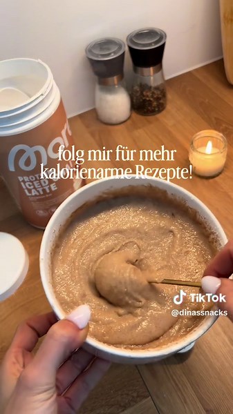 Leckere Zimtschnecken Grießbrei mit Chai-Geschmack