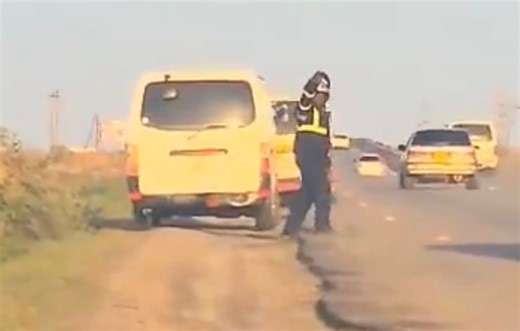 ZRP’s most corrupt police officers arrested for collecting bribes from every kombi and mushikashika at Mabvuku turn off (WATCH VIDEO) | My Zimbabwe News