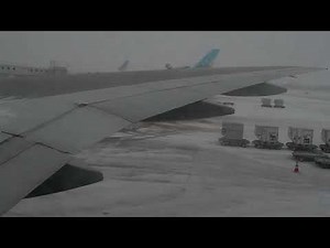 B777 300（JA751A）新千歳空港・着陸後、羽が閉まるシーン DSC 2441