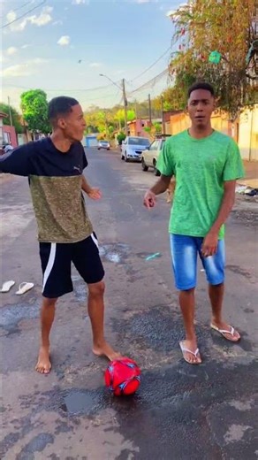 Essa bola é minha #brincadeiras #humor #comedia #memes #funny #youtubeshorts