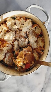Warm up this winter with a comforting bowl of Tuscan Ribollita soup 🍲 (Recipe below) This authentic Italian dish features two of our oils 👉 Bertolli Extra Light Tasting Olive Oil is perfect for high-heat cooking - @heyemilyann used it for sautéing the sausage and aromatics, and for toasting the bread. To finish, she garnished the soup with Bertolli EVOO Rich Taste, to add a pop of flavor and a smooth mouth-feel to the soup. 😋 Soup Ingredients (serves 4): 1/4 c Bertolli Extra Light Tasting Oli