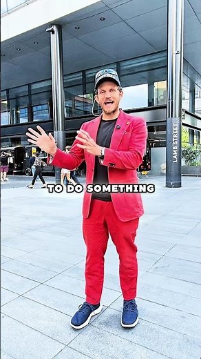 How to Approach a Woman Without Being Creepy (Coach Shares the Secret)