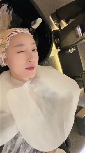 梦回18年…#金发 #李仙 时尚 彩妆 发型