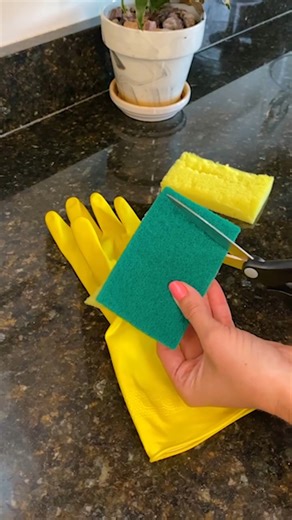 165K views · 582 reactions | Brilliant cleaning hacks keep your home spotless! #cleanhome #cleaningtips #cleaninghacks #hacks | Randy & Mandy and Friends | Facebook