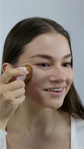 Flawless Foundation Tips & Tricks