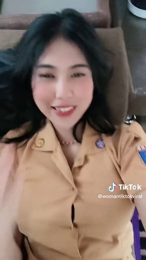 Cewek Berseragam SMA: Anak SMA Indonesia