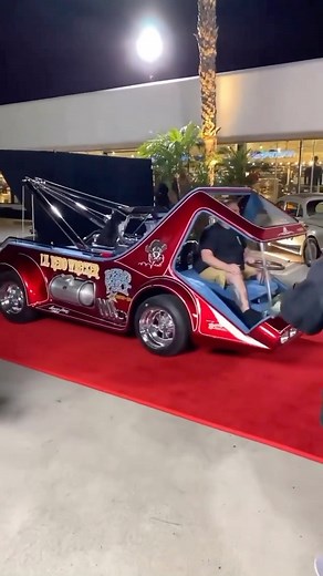 82K views · 130K reactions | Now that’s cool! . Repost  • @daveshuten This was a fun night... So much work went into this restoration! #galpinspeedshop #carkings #carporn #showrod #showcar #lilreddwrecker #customcar #barriskustoms #kustom #kustomkulture #customcars | Rod and Style | Facebook