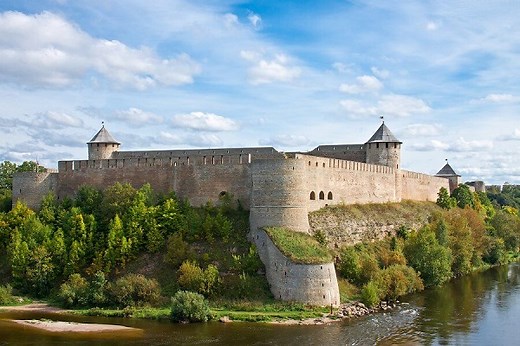 Narva Castle and Ivangorod Fortress on Live Stream Webcam in Estonia