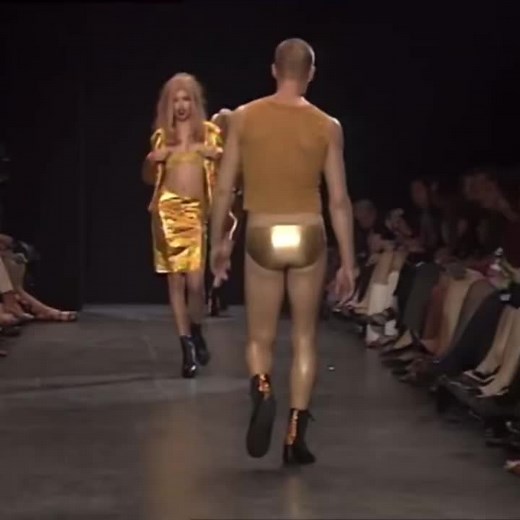 Adriana Lima Betsey Johnson Fall 1998 Runway Incident