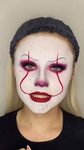 Pennywise the Dancing Clown – A Haunting Makeup Transformation