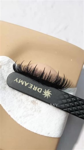 Mastering Classic and Volume Lash Extensions Tutorial