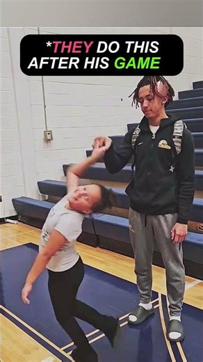 Siblings had a special handshake ❤️