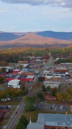 Jasper, GA — it’s for the birds! Happy Earth Day! #KeepPickensBeautiful #Earth #northgeorgia #ExploreGeorgia #birds #mountains #visitpickensga