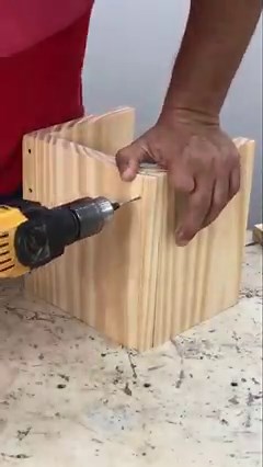 909K views · 10K reactions | Inspírate con los mejores proyectos de carpintería  #emprendimiento #entrepreneurship #carpinteriaencasa #cursosrscarpinteria #raymundosalasb #rsalasrealty #carpinteria #trucosdecarpinteria #tallerdecarpinteria #tipsdecarpinteria #cursocarpinteria #carpintero #viralvideo #fy #diy #carpentrylife #carpentry #tiktok #viral #fyp #ProyectosInspiradores #CarpinteríaCreativa #CursosOnlines | Cursosrscarpinteria | Facebook