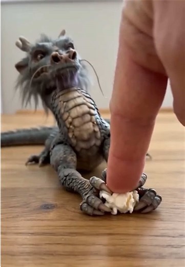 Me and my dragon were fighting for the popcorn... then the Husky happened. 🍿🐶 Wait for the ending! 😭#dragon #loong #cgi #cuteanimals