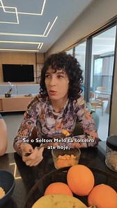 489K views · 24K reactions | Diz aí: o que é a pessoa certa pra vc? #millennials #relacionamento | Gabrielle Farias | Facebook