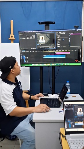 A sneak peek into our Video Editing Class as our expert trainer shares essential techniques and powerful tools using Adobe Premiere Pro. 💻 Level up your editing game and turn raw footage into cinematic magic! 🎞️🔥 Registration is ongoing for the upcoming batch! #VideoEditingClass #AdobePremierePro #CreatechMediaAcademy #ContentCreator #EditingSkills #LearnToEdit #DubaiCourses | CreaTech Media Academy