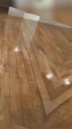 Your floors called and said they WISH they looked this good…😮‍💨😮‍💨😮‍💨 #concretefloor #decorativeconcrete #concreteengraving #engraveacrete #decorativeconcretetools