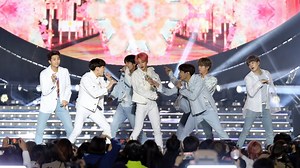 Le groupe coréen BTS fait son grand retour : retour en cinq chiffres sur le succès hors norme du boys band