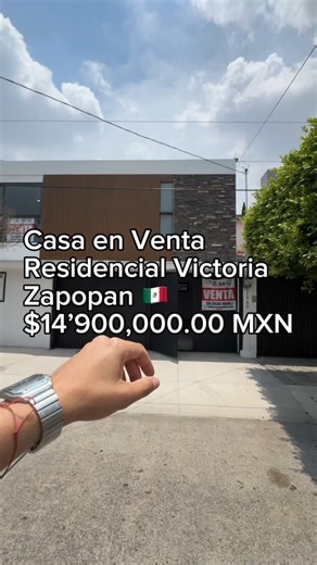 ZMG Inmobiliaria on Instagram: "🔥Casa en Venta en Residencial Victoria Zapopan Jalisco 🇲🇽 👠👜A sólo 5 minutos de Plaza La Perla y de Plaza del Sol. 💰 $14’900,000.00 MXN 📨 Envíanos un WhatsApp (+52)3328307699 o inbox para RECORRIDO VIRTUAL 😀 #bienesraicesmexico #inversionesinmobiliaria #casasenventa #casas #casasmodernas #casasnuevas #familia #hogardulcehogar #plazalaperla #plazadelsol #zapopan #realtorofinstagram #zmginmobiliaria #antoniosandovalrealtor"