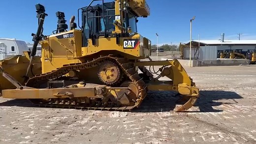 🔥 $24,900 – 2015 Caterpillar D6T XW Dozer ⏱️ 7,336 Hours | CAT C9 6-Cyl Turbo Diesel ⚙️ Powershift Transmission | Differential Steering for Smooth Control ❄️ Enclosed Cab – A/C, Heat & Full Electronic Monitoring Panel 🔧 Fully Equipped for Tough Jobs: • 11’ 5” Semi-U Blade (Single Tilt) – Built for serious grading • CAT D6 Ripper – 3 Shanks, ready to tear through rugged ground • 30” Tracks w/ Single Grouser Pads – Excellent traction • 14 Bottom Rollers – Durable, well-balanced undercarriage 🛞