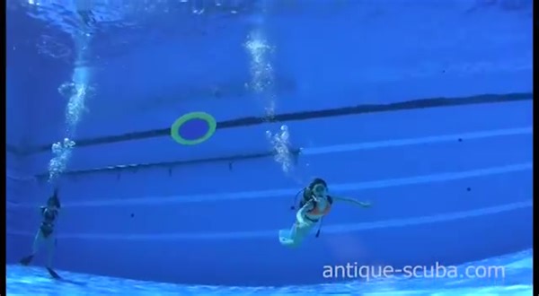 【水肺潜水】穿着水肺装备在水下玩飞盘是什么体验？Antique-Scuba
