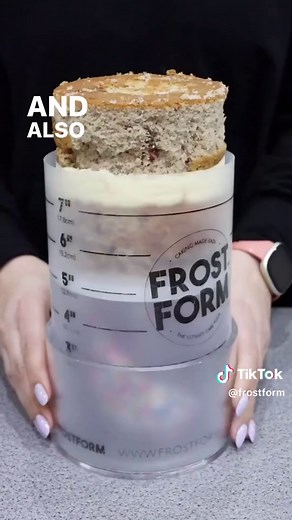 Follow these tips for a perfectly centered cake with Frost Form 🤗 -Use a butter-based cake recipe (we have a great recipe on our website) -Chill your cakes in the refrigerator (make sure they’re wrapped in plastic wrap) -Attach your cake to the base & base liner with buttercream or ganache -Center your cake on the liner Order Frost Form WORLDWIDE from www.frostform.com 💕 Free shipping with minimum order 🤗 #cake