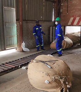 🎥 #Watch: This is how cotton is processed from raw material through a ginnery which separates seed and lint at Southern Cotton Company in Gweru. The seed, which makes 57% (of raw cotton) is sold to cooking oil producers while lint (41%) goes to exports and local textile market. Southern Cotton Company - Gweru - employs 100 people, thereby sustaining many households. | The Day Star