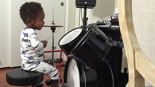 This is Justin A Wilson II aka 'LJ'. He's still a 1 year old believe it or not in this video... LJ lives in Southern California (USA). | Music Crowns