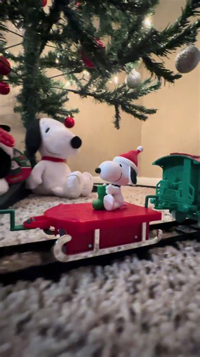Esnupi Train: Christmas Adventure with Snoopy!