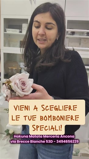 ✨ Bomboniere e idee regalo ad Ancona – Novità in negozio! ✨ Da quest’anno da Hakuna Matata Merceria trovi un vasto assortimento di bomboniere artigianali, idee regalo e complementi d’arredo speciali, selezionati tra le migliori marche: Nuvole di Stoffa, Simple Day, Hervit creations, Wald & Co, Hypno Casa e Caira Creazioni. 🎁 Bomboniere già confezionate e personalizzabili, perfette per ogni cerimonia: nascita, battesimo, comunione, cresima, matrimonio, anniversari, pensionamenti, compleanni spec