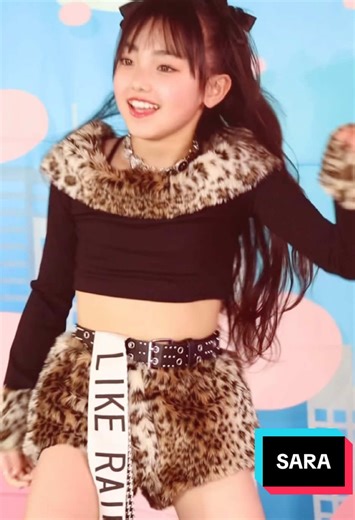 SARA's Captivating Stage Performance: A Dance Showcase