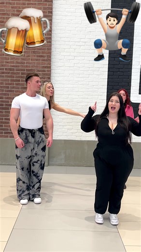 elena_bikken (@elena_bikken)’s videos with Desce Pro Play (PA PA PA) - ZAAC & Anitta & Tyga