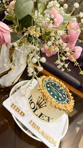 A celebration deserves something timeless — so we made a Rolex, but sweeter! 😍✨ SugarRush always crafting cakes that steal the spotlight. 📍 Dera Ghazi Khan 📞 03166578324 #SugarRush #LuxuryCakeDesign #RolexInspired ViralReels TrendingNow Cakes CakeDecorating PakistaniDesserts InstaCakes DGKhan ExplorePage ButtercreamDesign ReelsPakistan CelebrationCake CakeBoss CustomCakeArtist CakeGoals FoodPorn CakesDaily BakeryLife CreativeDesserts DessertInspo ArtOnCake CakesOfTheDay EdibleArt Foodstagram 