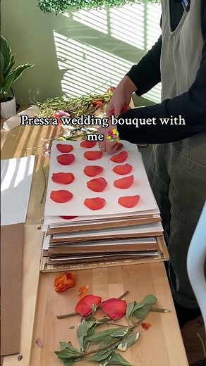 How to Press a Wedding Bouquet - How to press Flowers/Roses or any Bouquet 💐