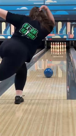 What's your go-to benchmark ball this tournament season? Maria is rolling with the Ion Pro Solid 🤩🔵 | Storm Bowling