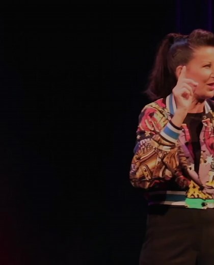 1.2K views | Patrizia Moresco: #Lach_Mich Fr. 11.11.2022, Posthof Linz Eine Frau, ein Wort, ein Gag: Die italienische Komik-Kaze-Kabarettistin mit der Berliner Schnauze verschont nichts und niemanden. "Eine Granate" (Tagesspiegel Berlin) 39. LINZER KLEINKUNSTFESTIVAL www.posthof.at/tickets | Posthof - Zeitkultur am Hafen | Facebook